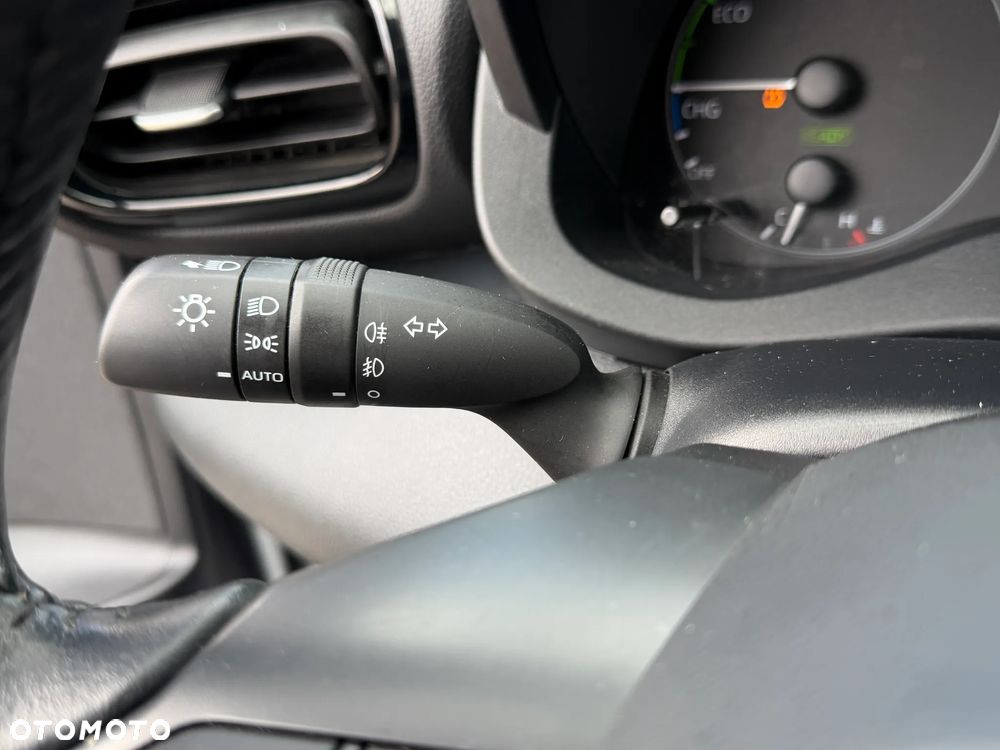 Toyota Yaris Hybrid 1.5 Comfort - 31