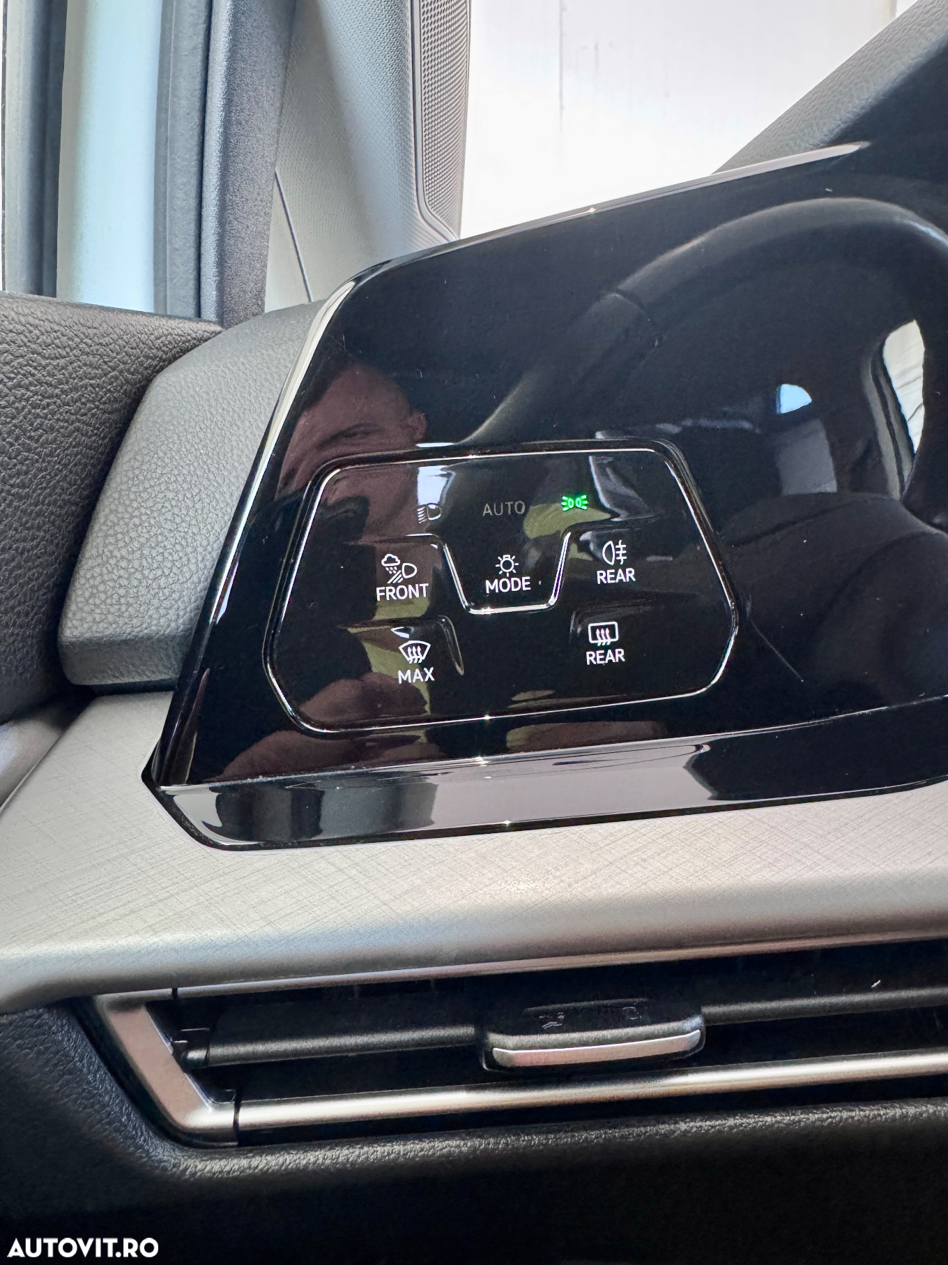 Volkswagen Golf 1.5 eTSI ACT DSG MHEV Style - 11