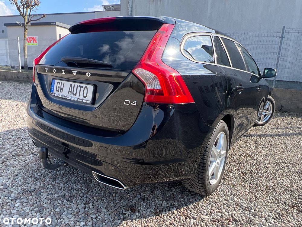 Volvo V60 D4 Momentum - 8