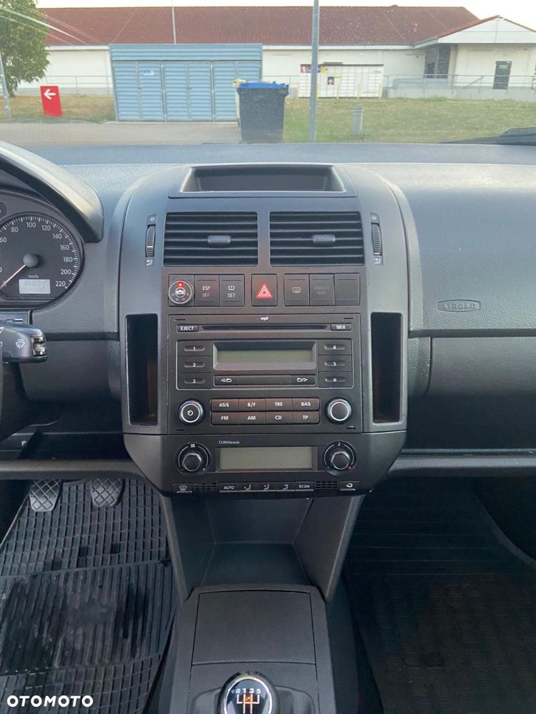 Volkswagen Polo 1.6 Trendline - 13