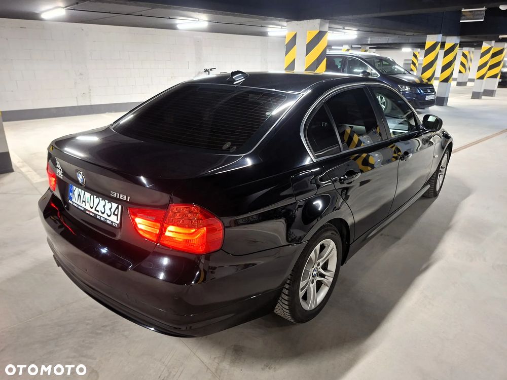 BMW Seria 3 318i Edition Exclusive - 18