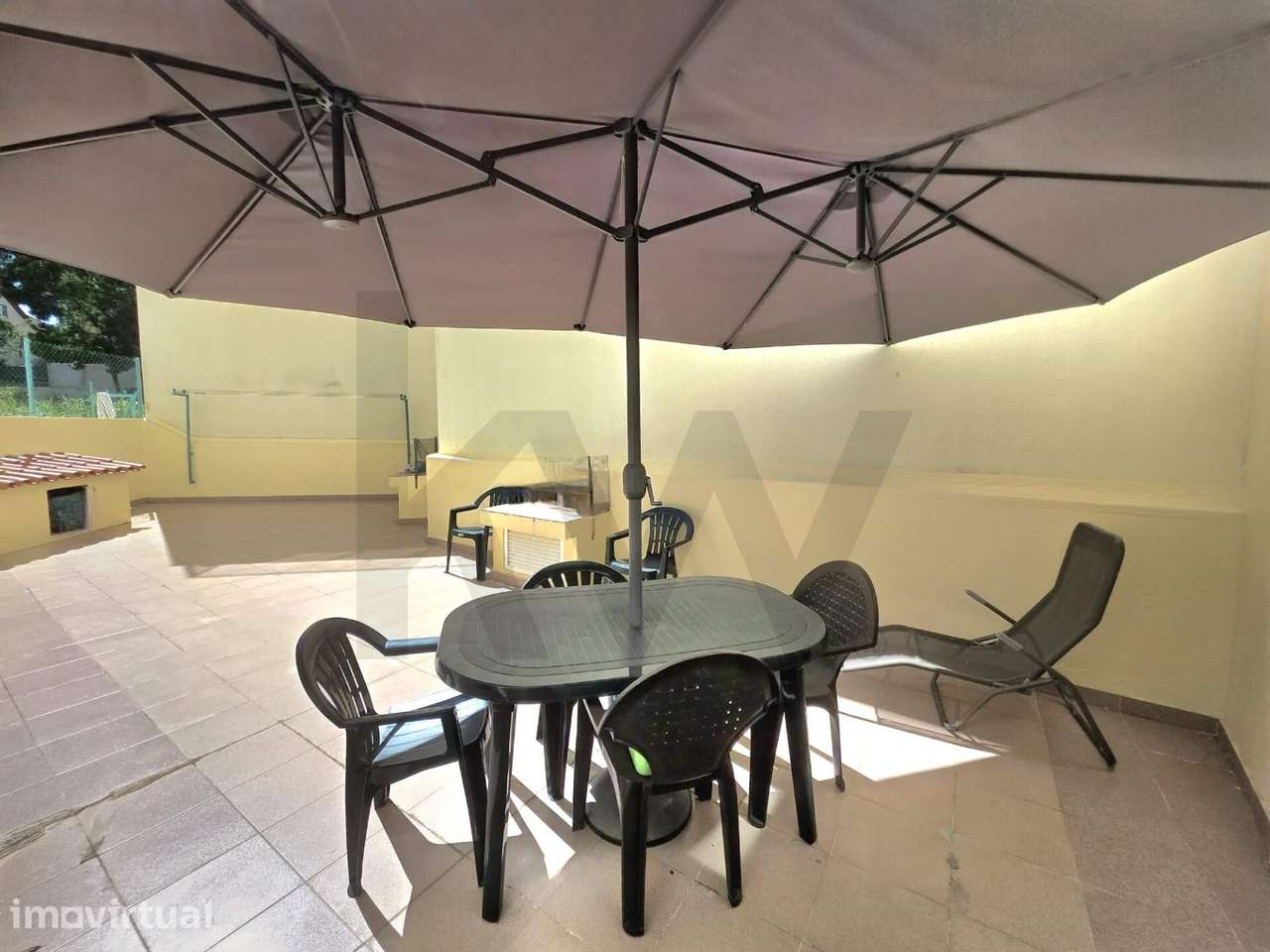 Apartamento T2 com Terraço de 50 m2 e Box Fechada – O Seu Novo Refúgio - Grande imagem: 4/26