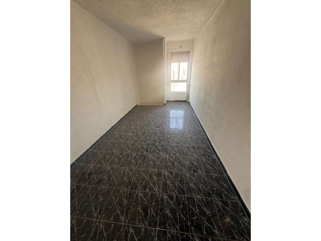 Apartamento T3 no Largo Alberto Mendes Fialho, 4 - Grande imagem: 3/8