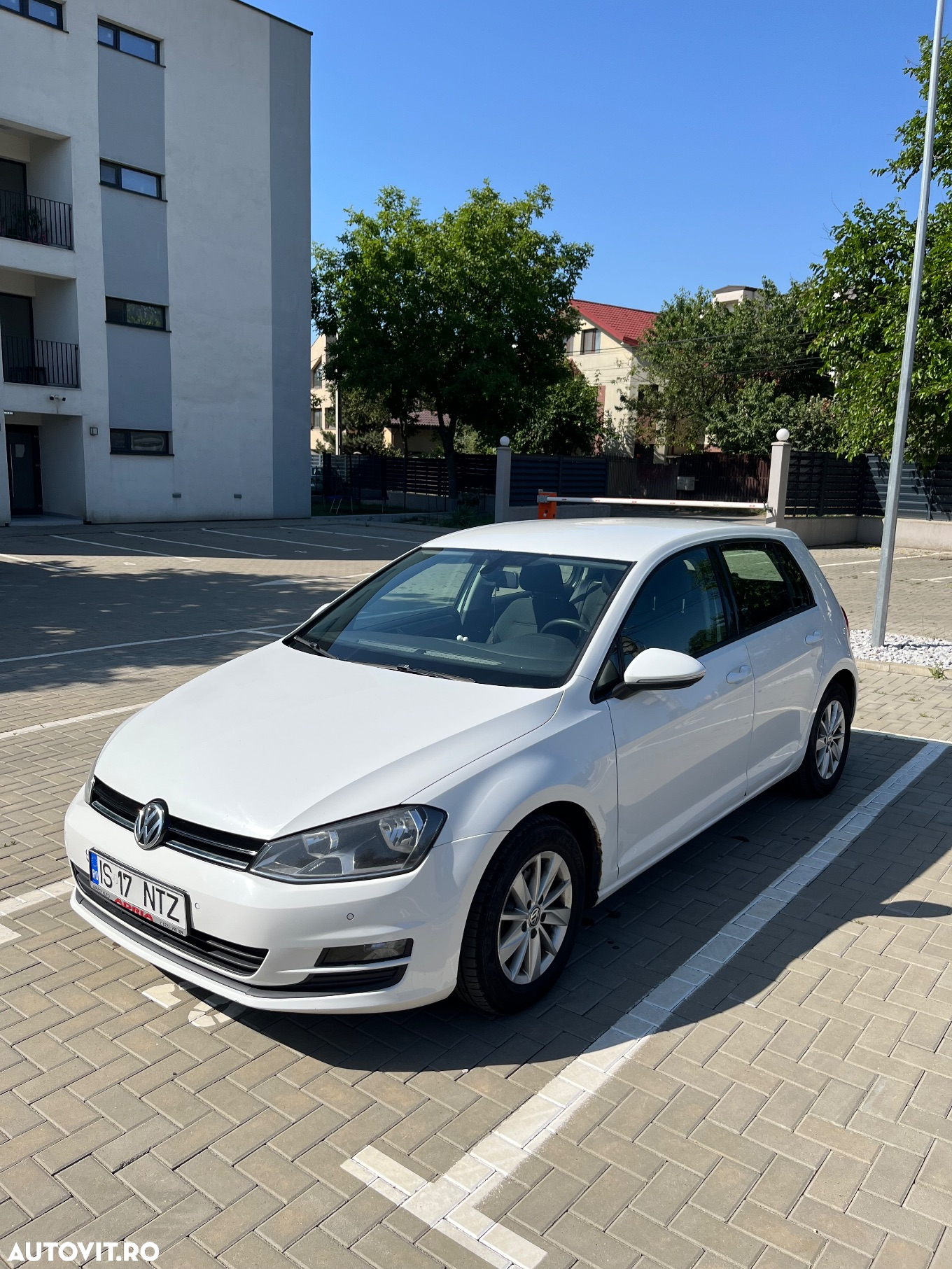 Volkswagen Golf - 6
