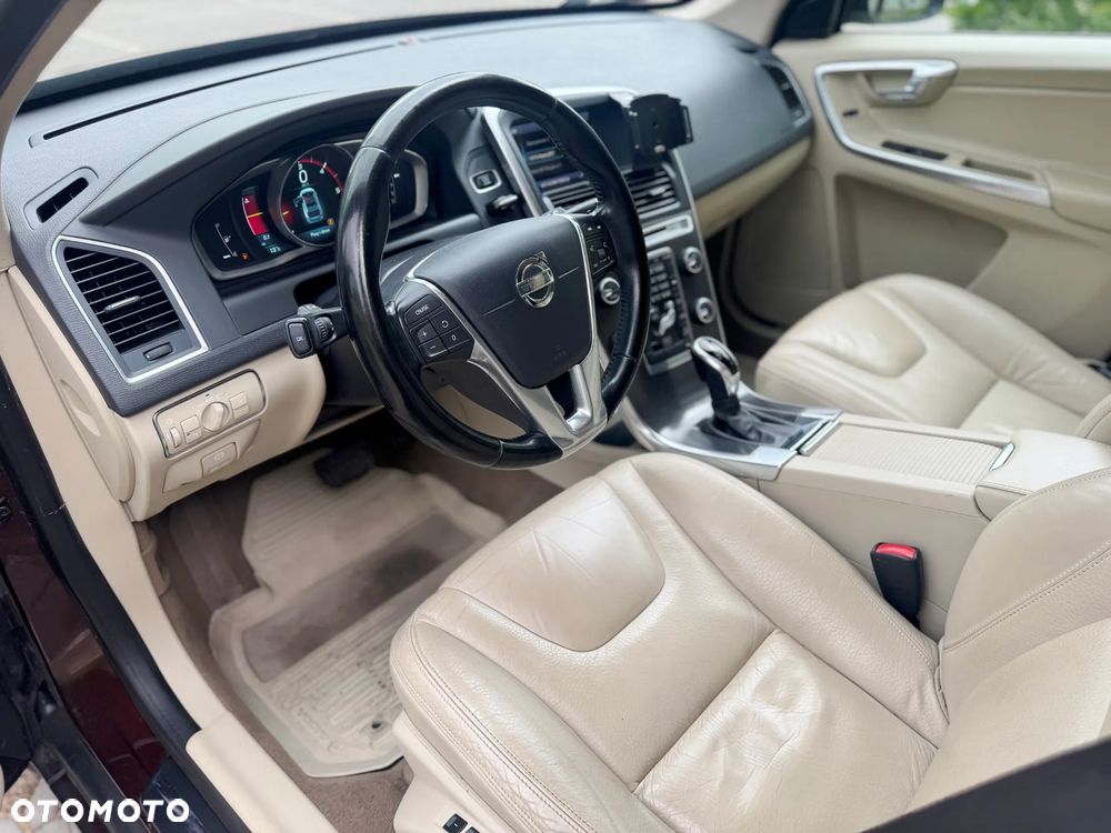 Volvo XC 60 2.4D AWD Summum - 26
