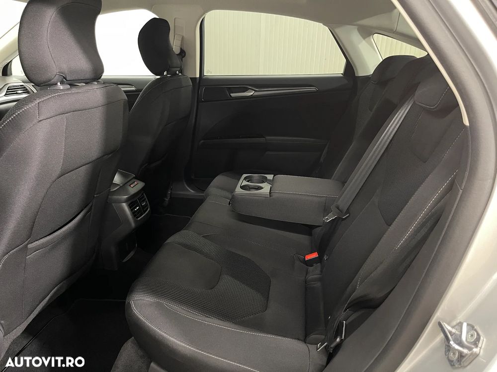 Ford Mondeo 2.0 HEV Titanium - 12