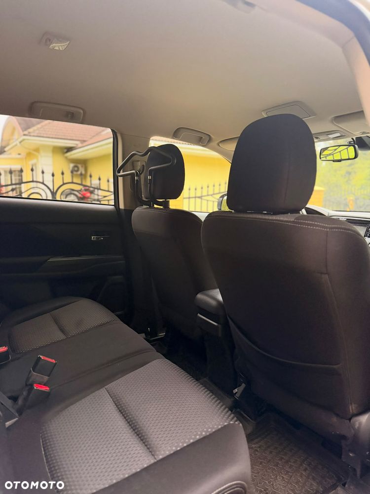 Mitsubishi Outlander - 15