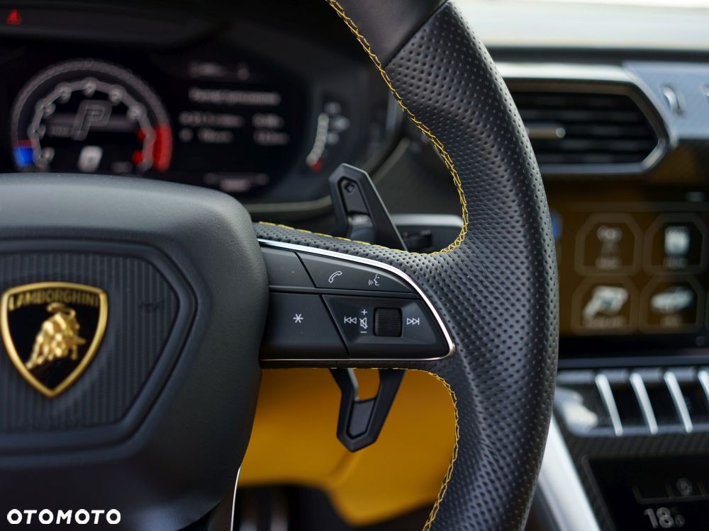 Lamborghini Urus - 16
