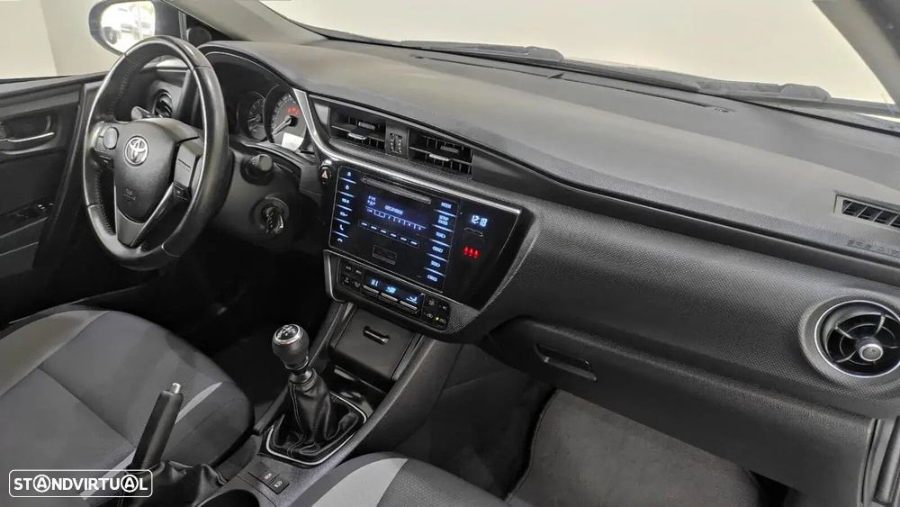 Toyota Auris - 24