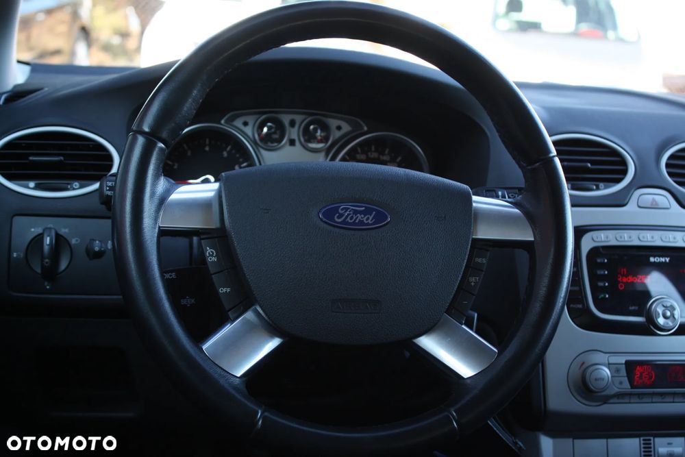 Ford Focus 1.6 16V Titanium - 22