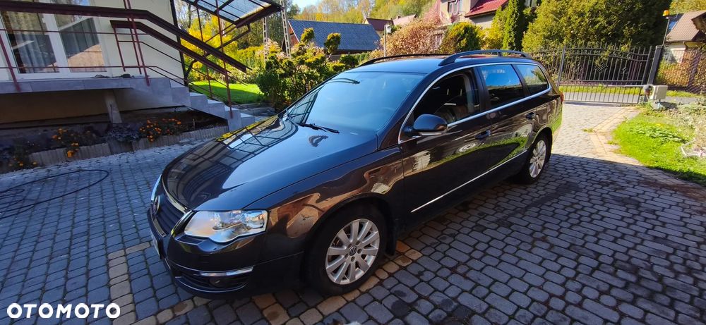 Volkswagen Passat - 1