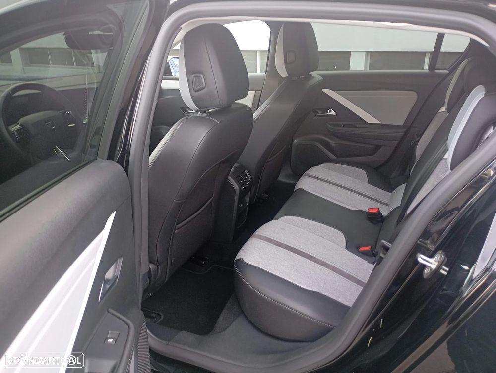 Opel Astra 1.5 D Elegance Aut. - 7