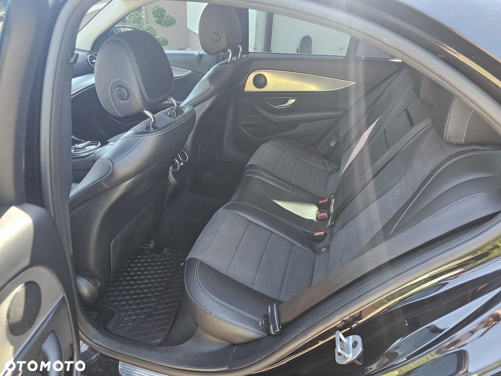 Mercedes-Benz Klasa E 220 d 9G-TRONIC - 14