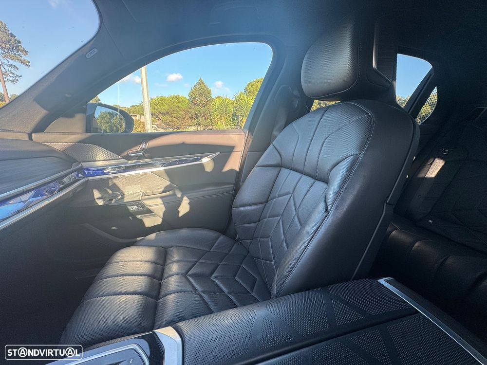 BMW i7 xDrive60 Pack Desportivo M - 19