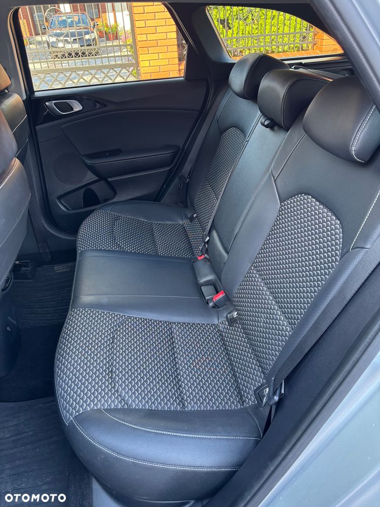 Kia Ceed 1.5 T-GDI Business Line Plus DCT - 7