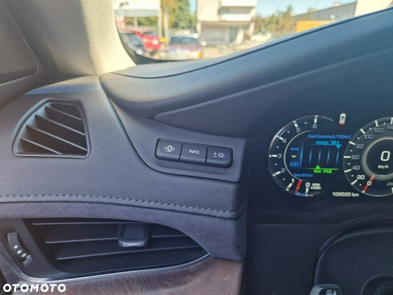 Cadillac Escalade - 13