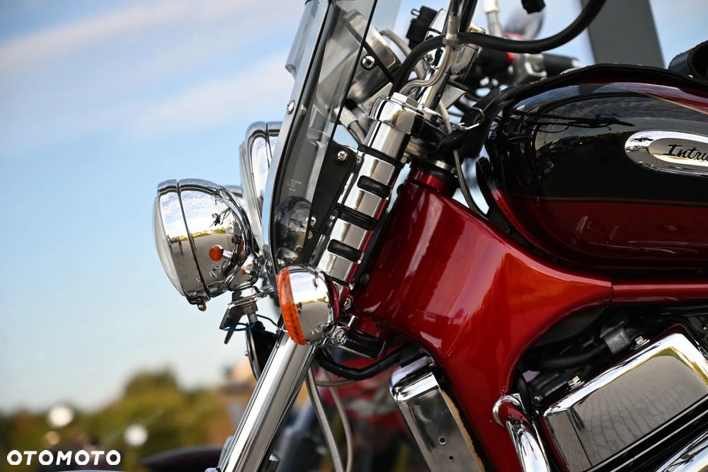 Suzuki Intruder - 24