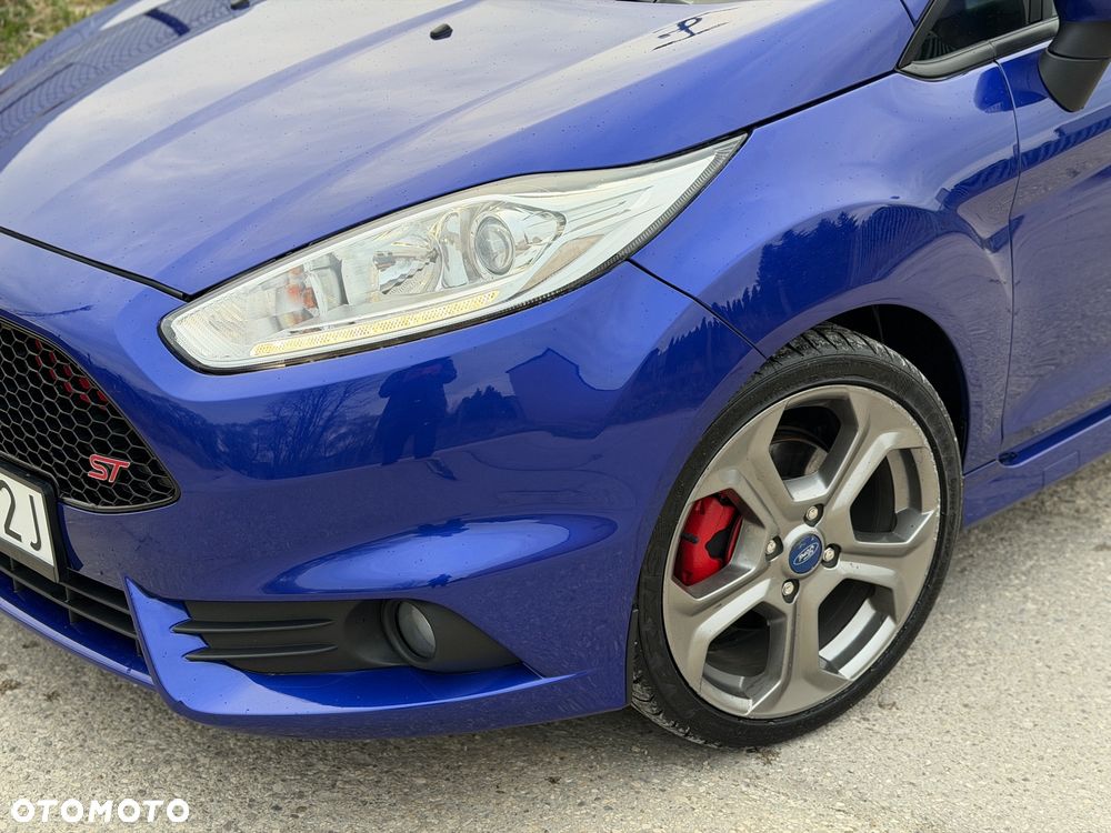 Ford Fiesta 1.6 EcoBoost ST - 11