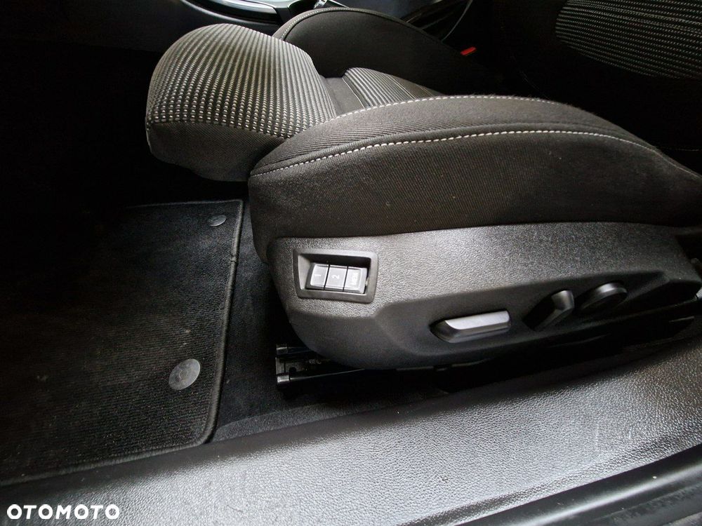Opel Insignia - 24