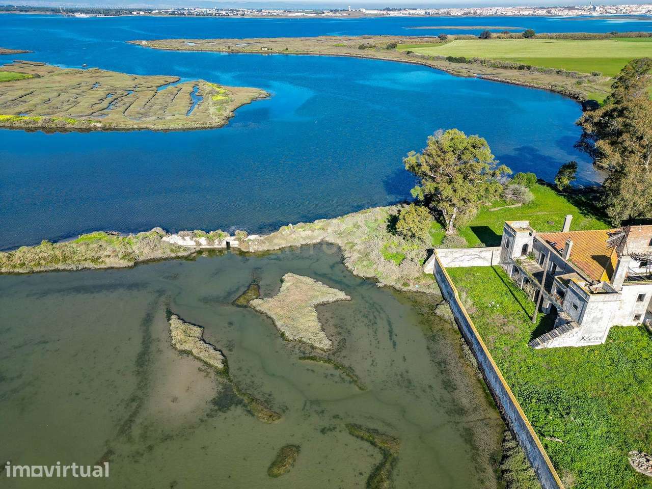 Quinta na margem sul do Tejo, com 105ha, com 5.000m2 de área urbana. - Grande imagem: 2/30