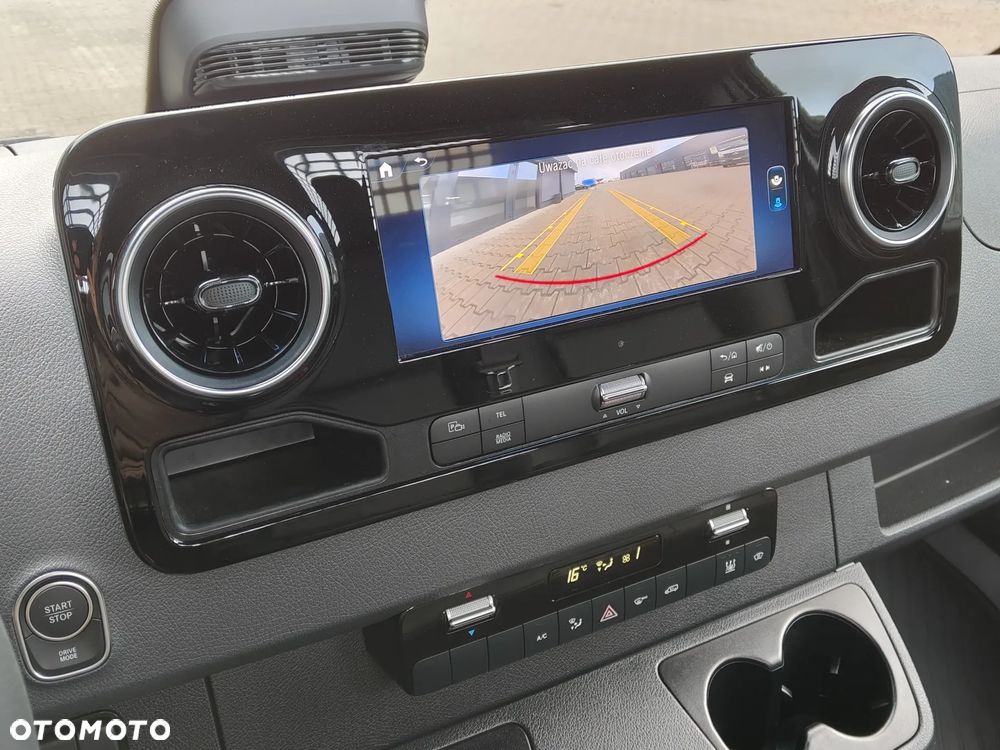 Mercedes-Benz eSprinter - 21