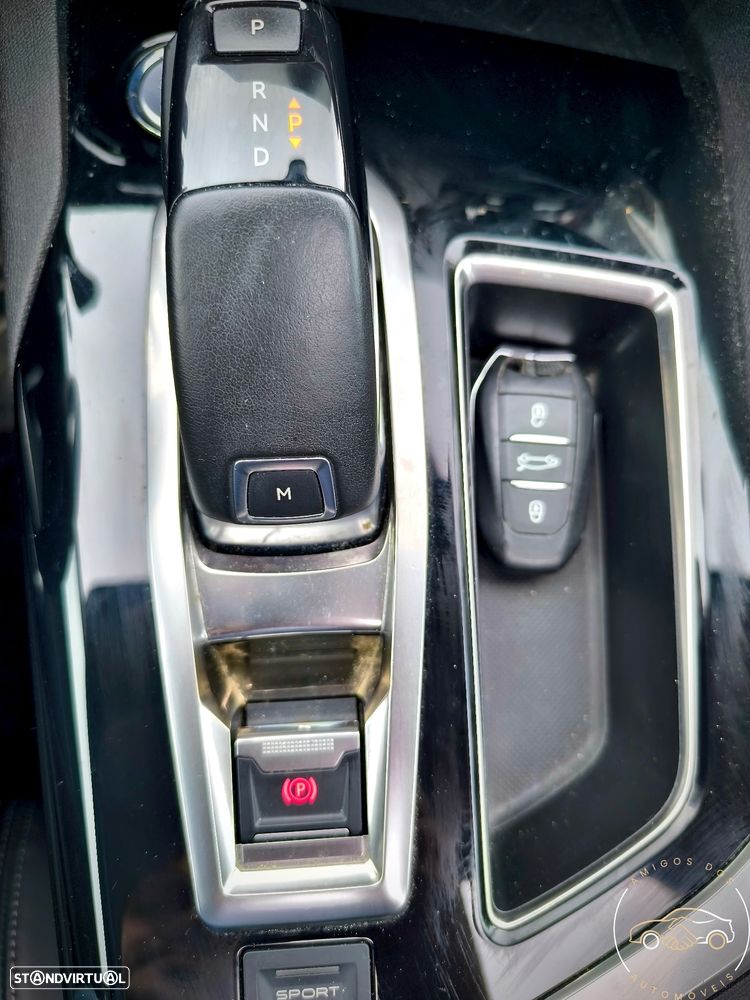 Peugeot 3008 PureTech 130 Stop & Start EAT6 Allure - 18