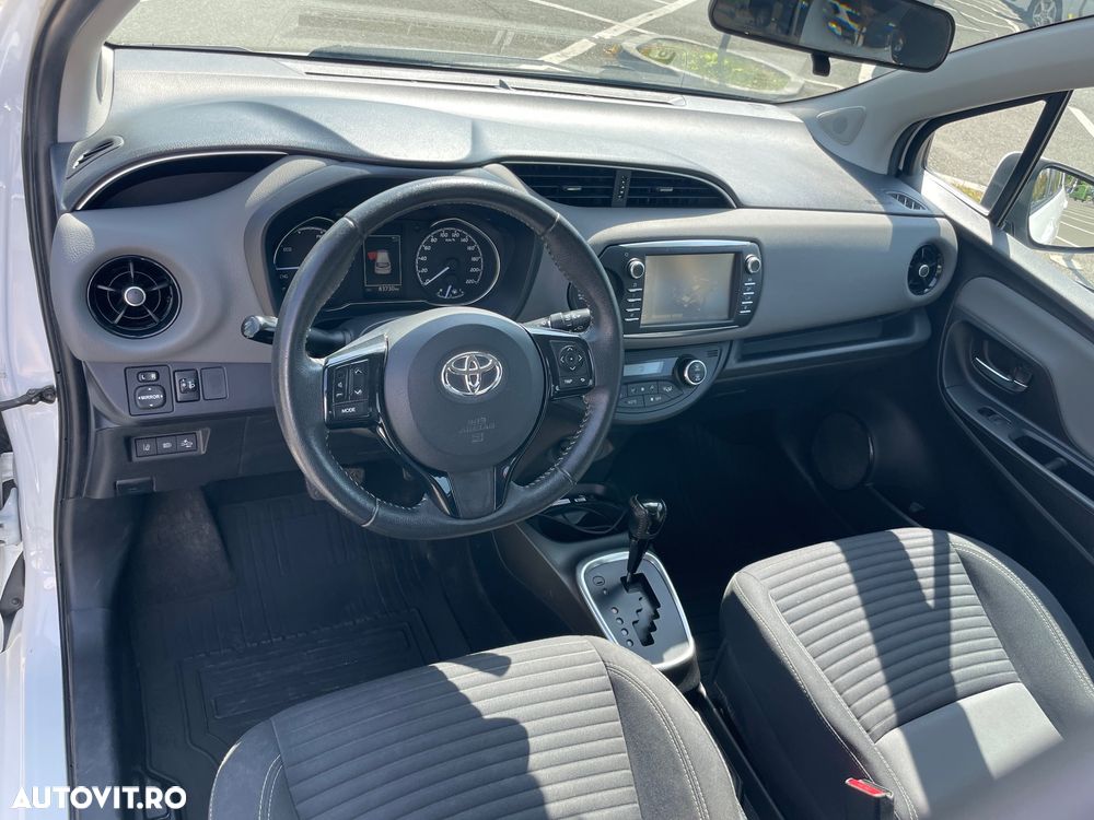 Toyota Yaris 1.5 VVT-i HSD Sol - 9