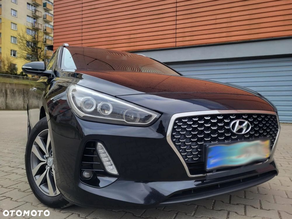 Hyundai i30 blue Kombi 1.6 CRDi YES Gold - 2