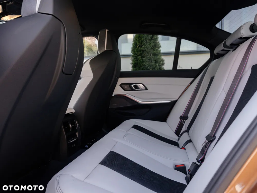 BMW M3 Competition M xDrive - 16
