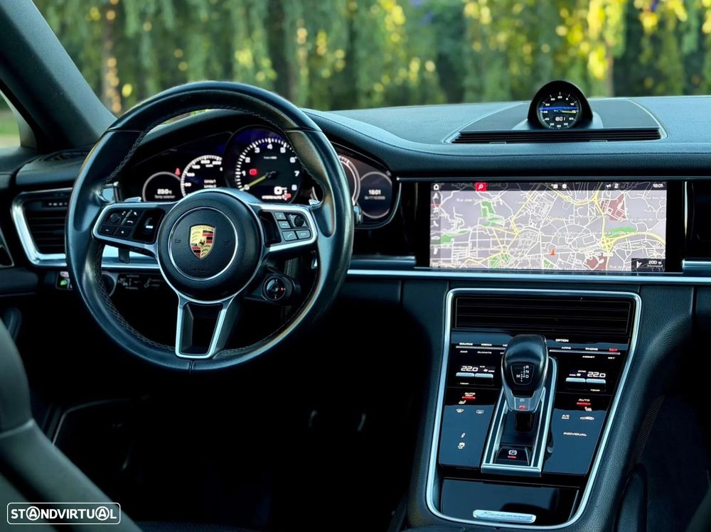 Porsche Panamera 4 E-Hybrid - 18