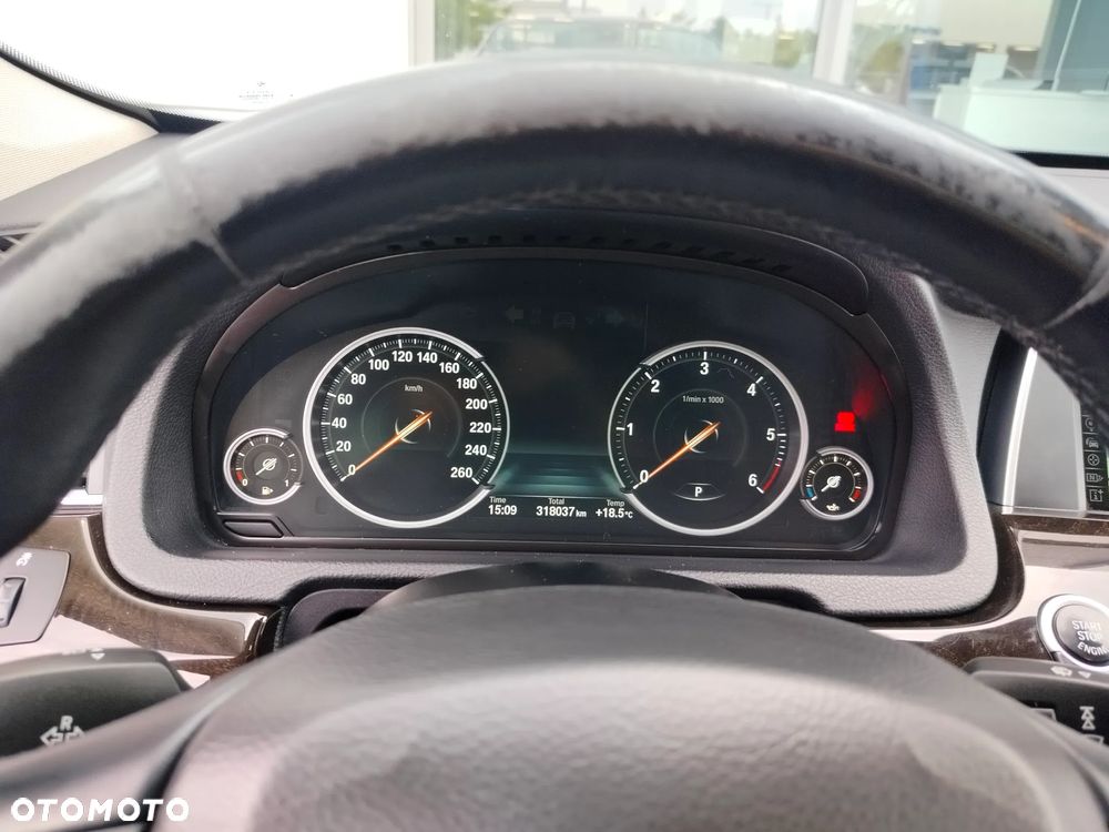 BMW Seria 5 535d xDrive Luxury Line - 8