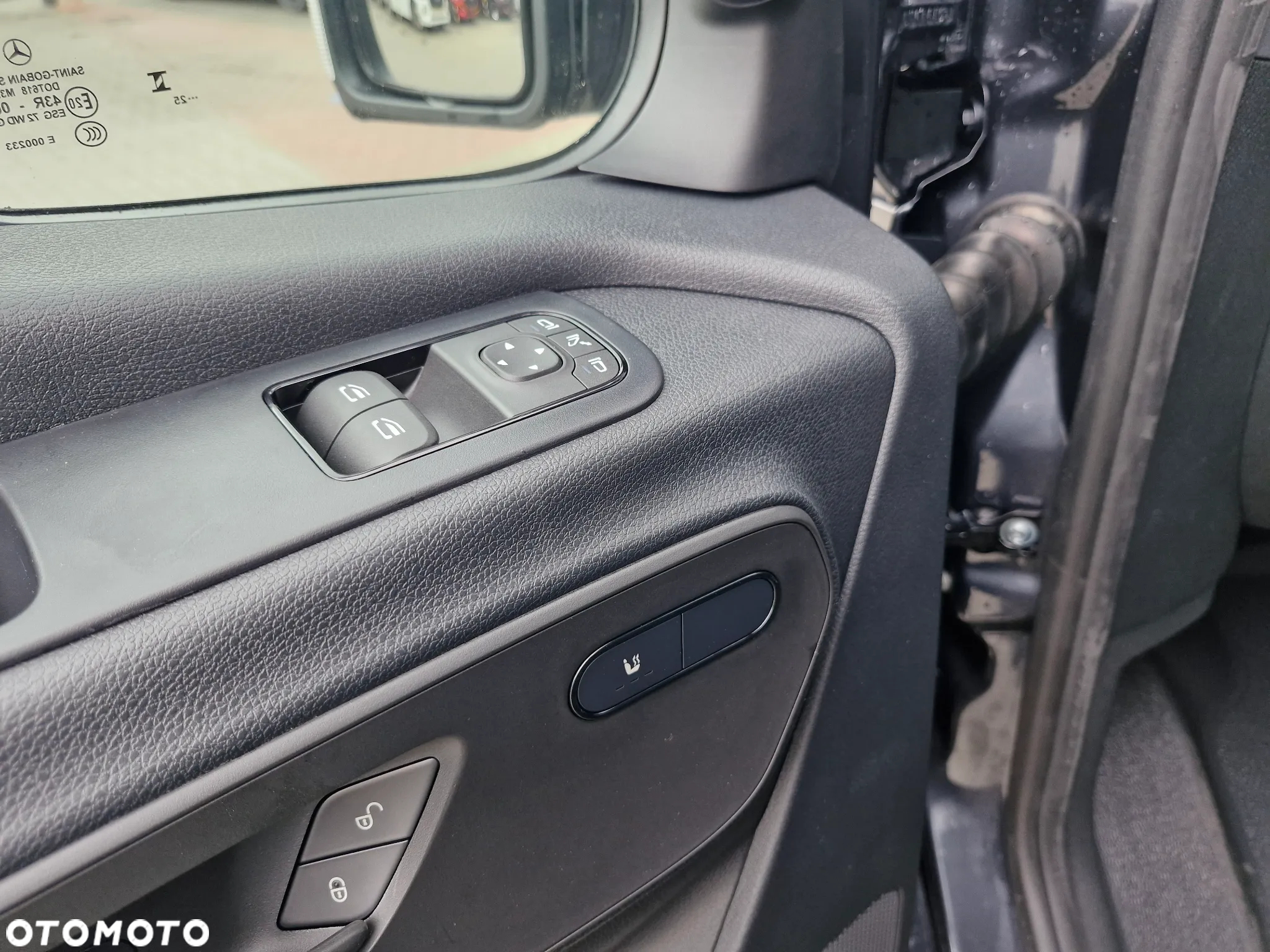 Mercedes-Benz Sprinter - 24