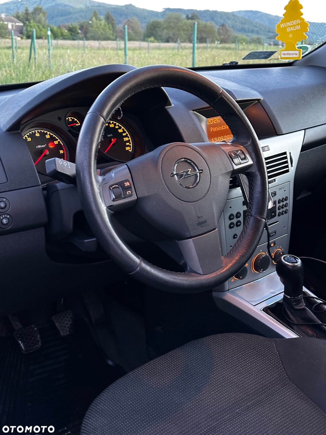 Opel Astra GTC 1.4 - 9