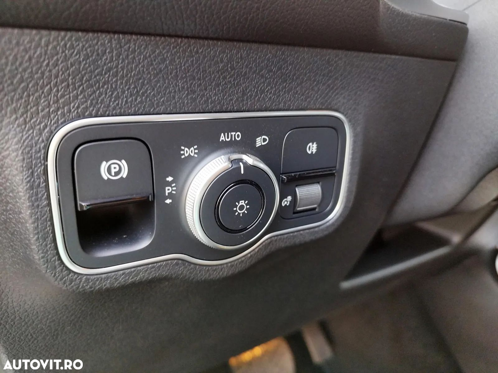 Mercedes-Benz EQB 300 4MATIC - 18