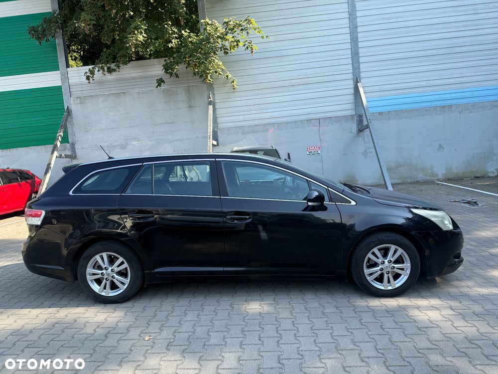 Toyota Avensis - 2