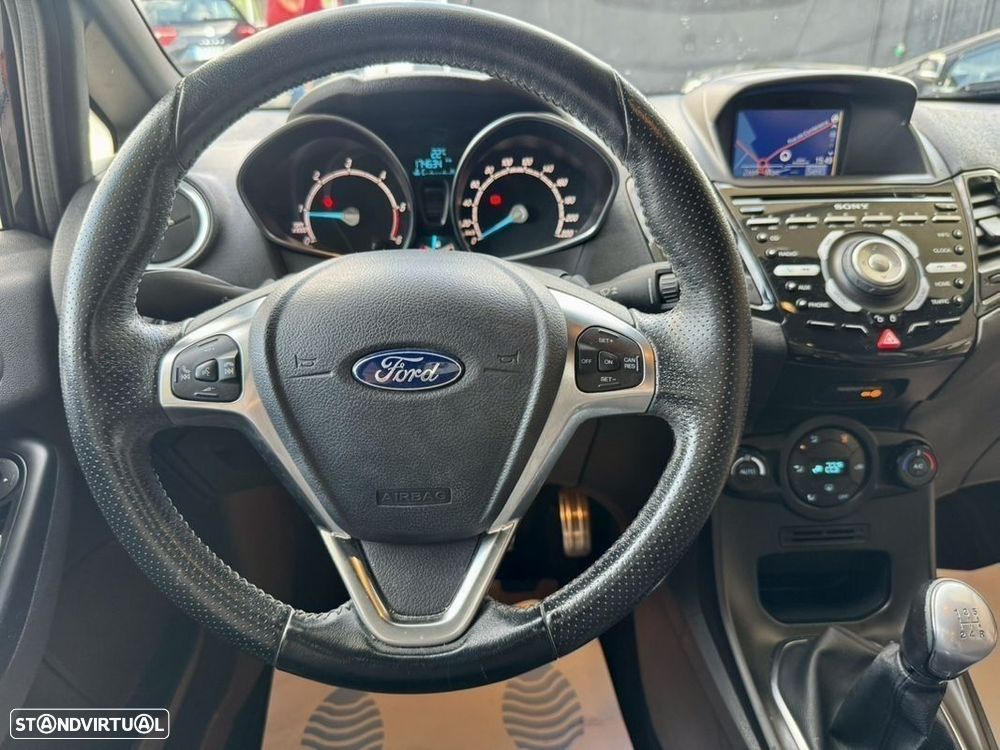 Ford Fiesta 1.5 TDCi STLine - 11