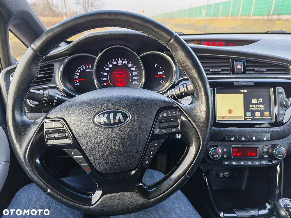 Kia Ceed - 31