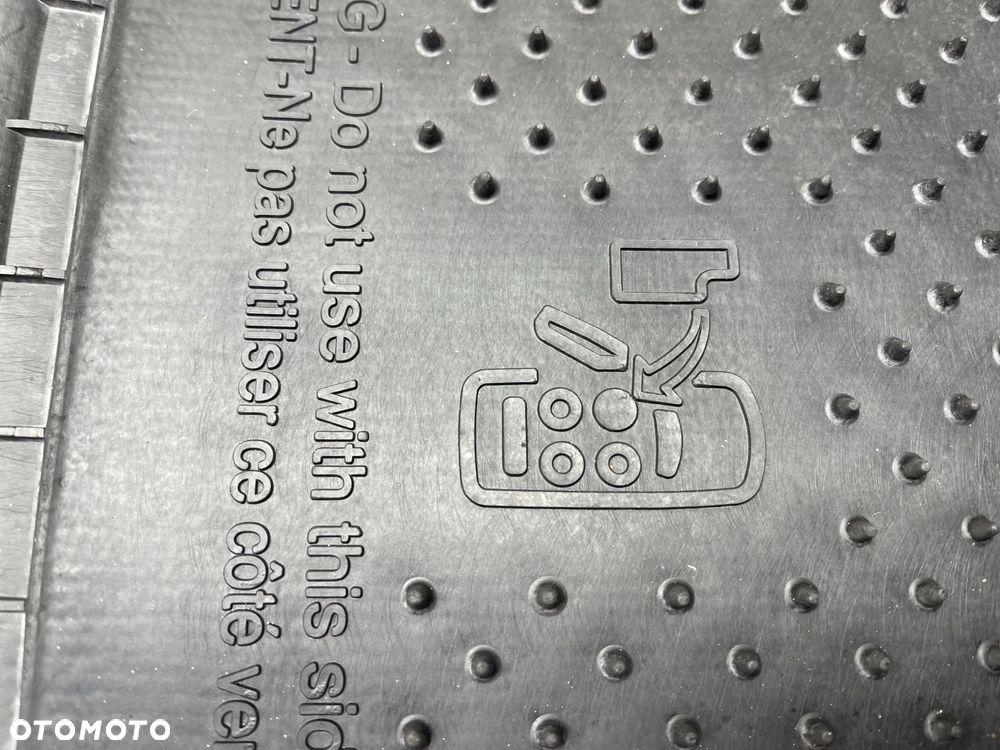 P9 GMC YUKON XL IV 2015 - DYWANIKI PRZÓD TYŁ 5362544 5620546 - 10