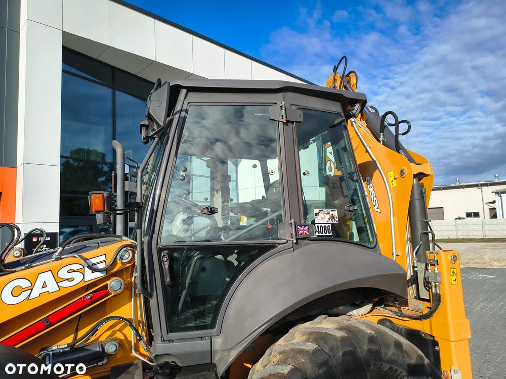 Case 695 SV 2023R - 9