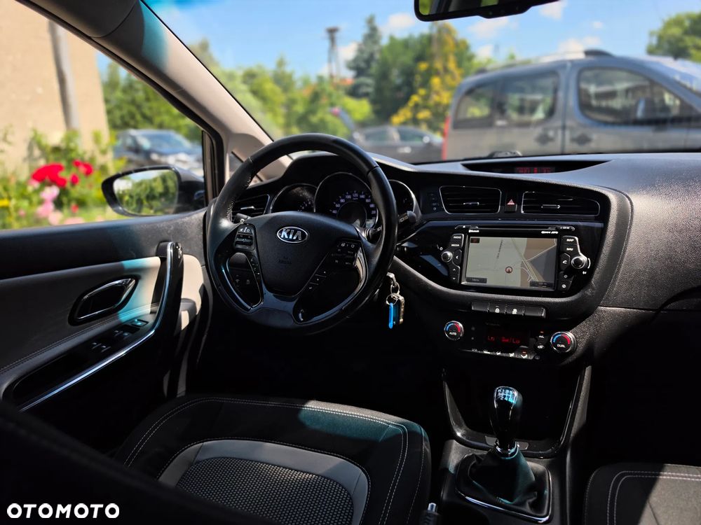 Kia Ceed - 40