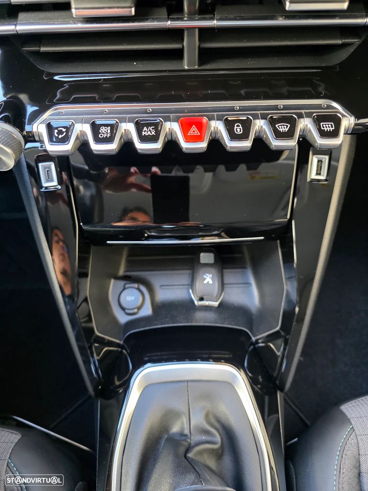 Peugeot 208 1.2 PureTech Allure - 40