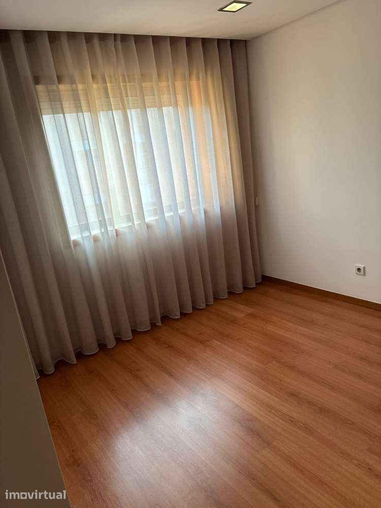 Apartamento T3 para arrendamento na freguesia de Aradas. - Grande imagem: 4/16
