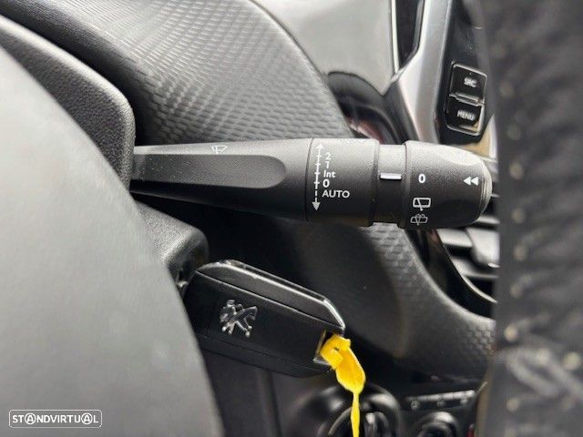 Peugeot 2008 1.6 BlueHDi Style - 21