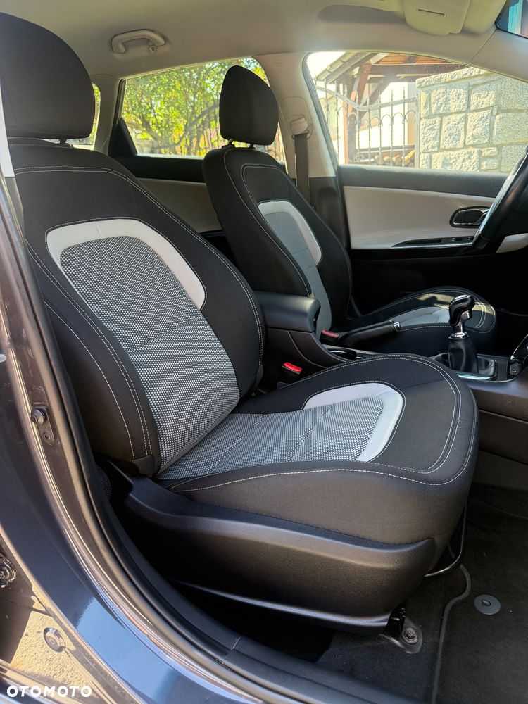 Kia Ceed 1.6 GDI Platinum Edition - 29