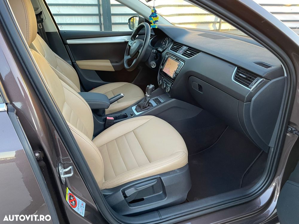 Skoda Octavia 1.6 TDI DSG Ambition - 12