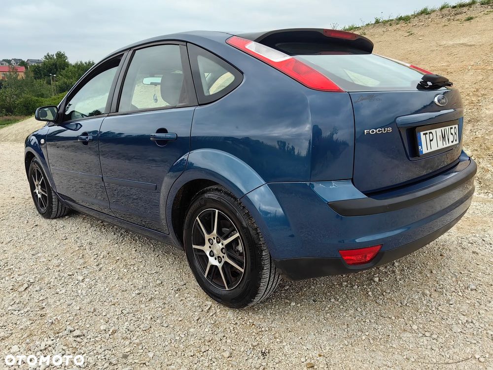 Ford Focus 1.6 Ambiente - 11