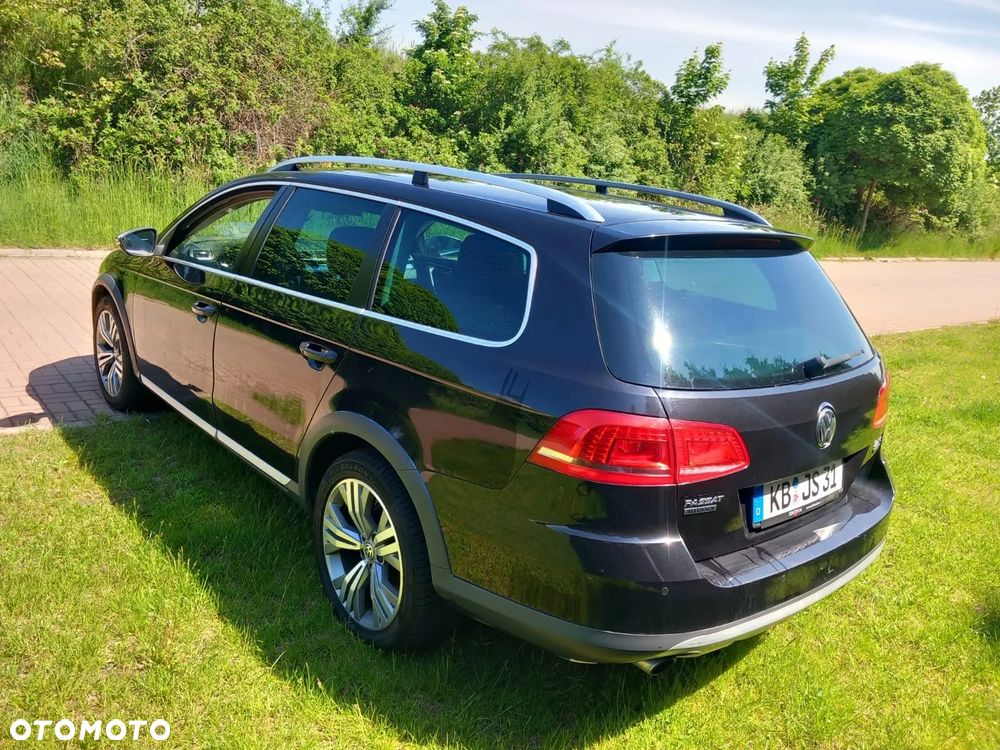 Volkswagen Passat Alltrack 2.0 TDI 4Motion DSG BlueMotion Tec - 4