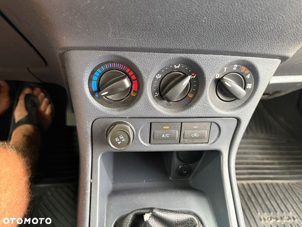 Ford Tourneo Connect - 19