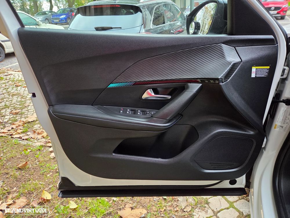 Peugeot 2008 PureTech 130 EAT8 Allure - 11