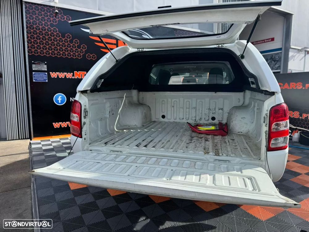 Mitsubishi L200 2.4 DI-D CD Invite 4WD - 19